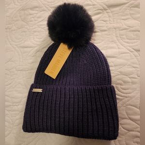 Steve Madden Navy blue rib knit beanie w/ Faux fur pom